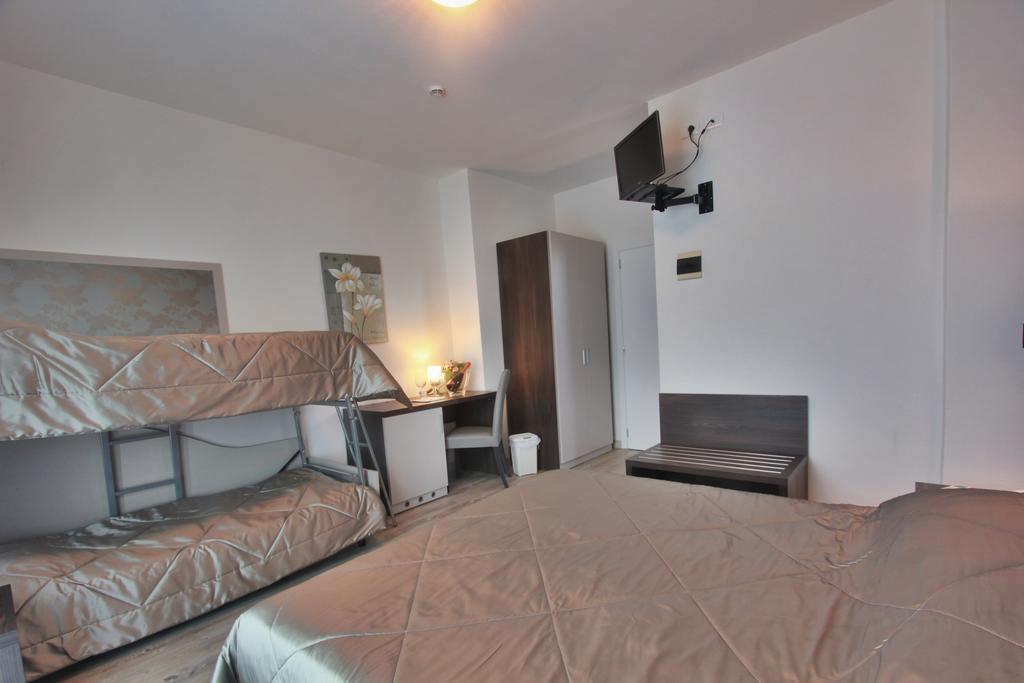 Hotel Gambrinus Lignano Sabbiadoro Room photo