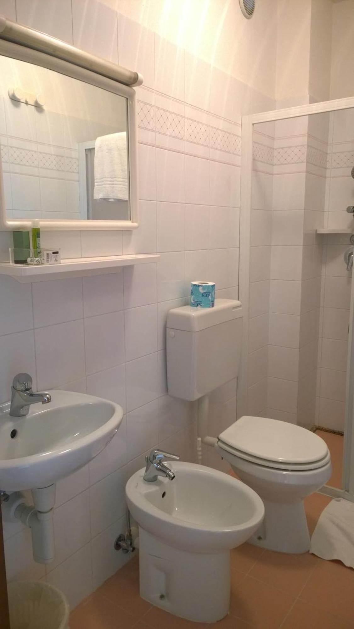 Hotel Gambrinus Lignano Sabbiadoro Room photo