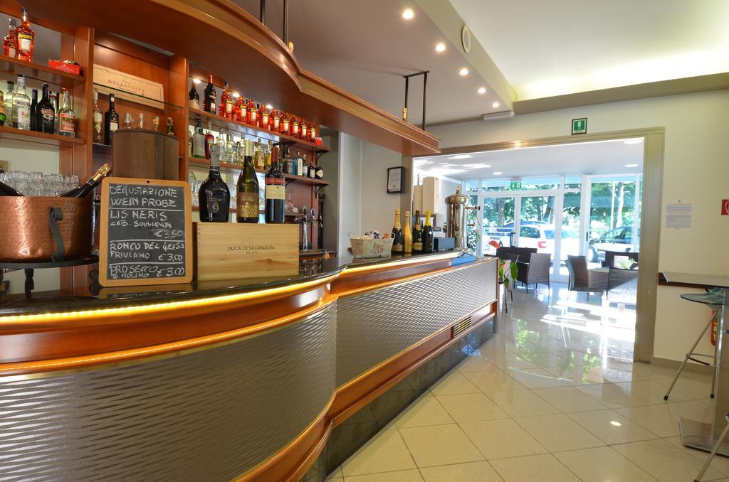 Hotel Gambrinus Lignano Sabbiadoro Exterior photo